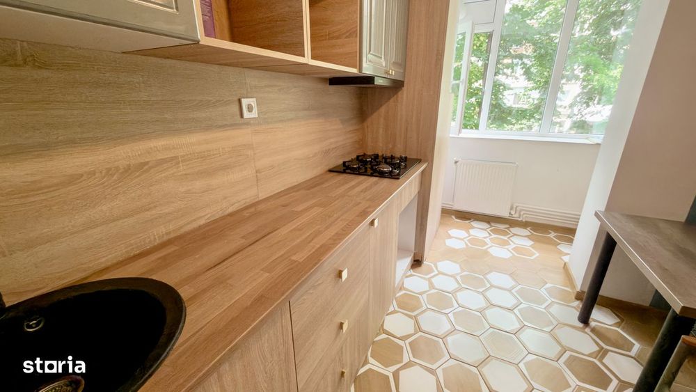 Apartament cu 3 camere de vanzare in Mazepa