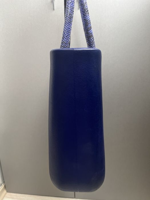 Продавам оригинална дамска чанта Obag