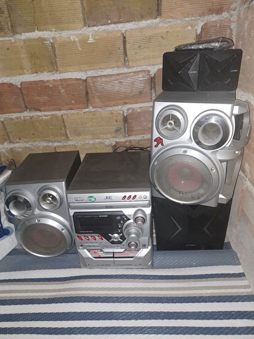Продавам аудиосистема JVC MX-G500 с оригиналните колони SP-