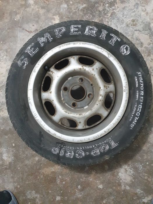 Vand 4 roti de iarna pentru VW Golf