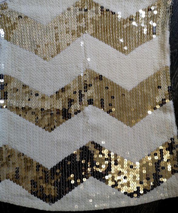 Maiou cu paiete albe si argintii, marimea S