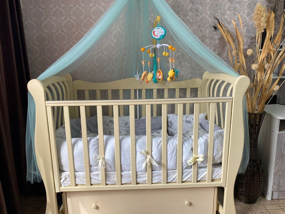 Детская кроватка