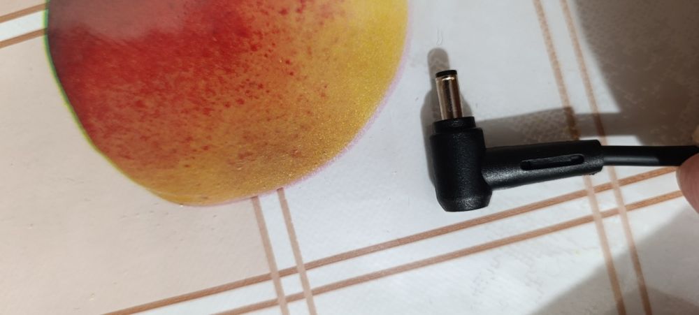 Продам зарядное устройство для ноутбука