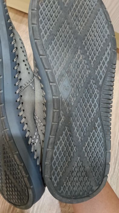 Продам мужскую обувь