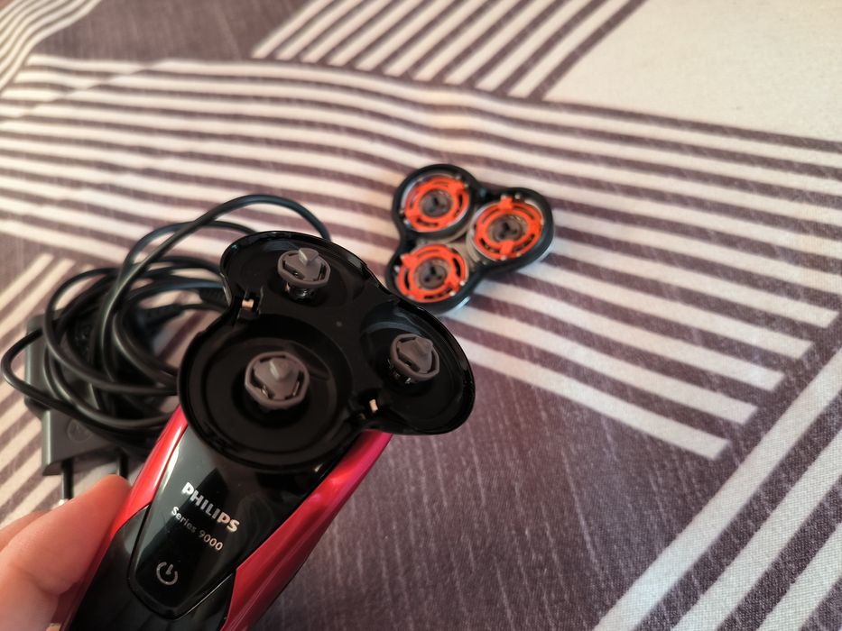 Продам оригинальную электробритву Philips series 9000 S9151