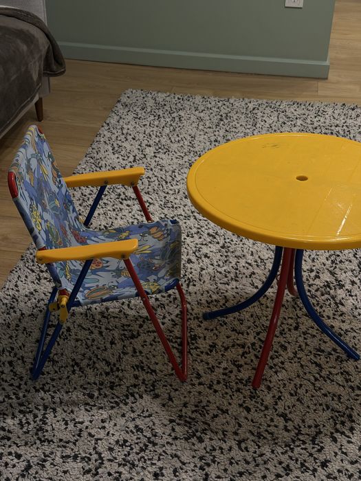 Детский стол и стульчик