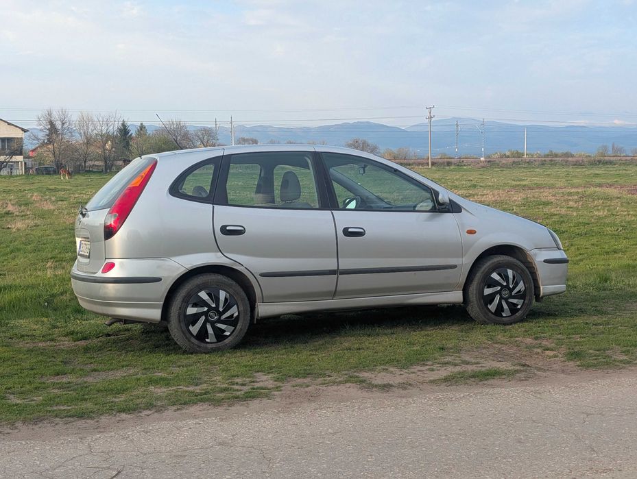 Nissan Almera Tino