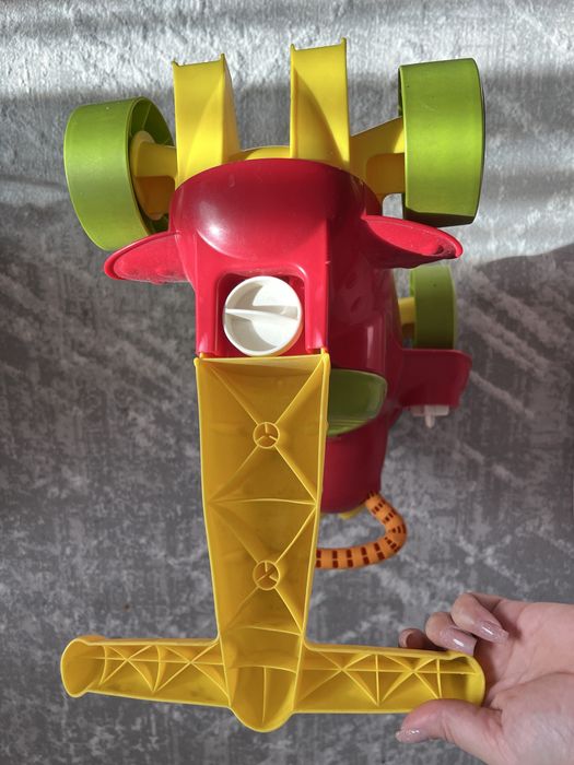 Продам толокар chicco