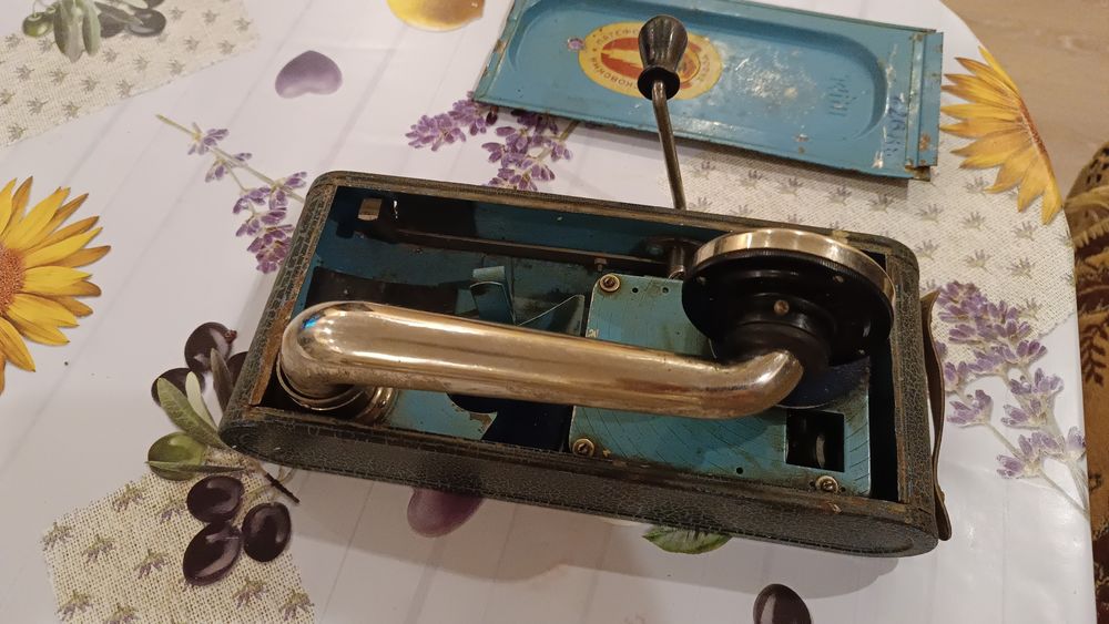 Патефон.антикварный.