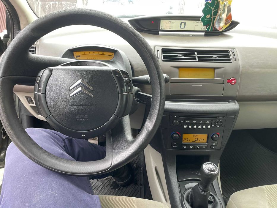 Vând Citroen C4 1.6 benzină