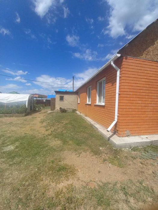 Продам 2 квартирный дом