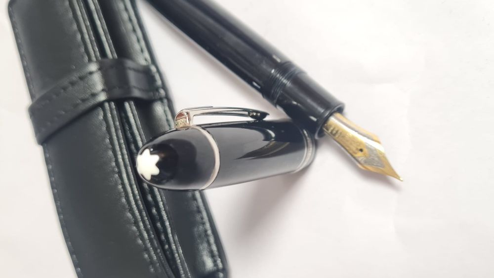 Stilou Montblanc Le grand, negru