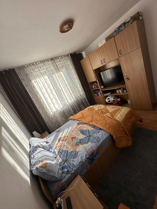Vând apartament 2 came in centrul  orașului Pitești