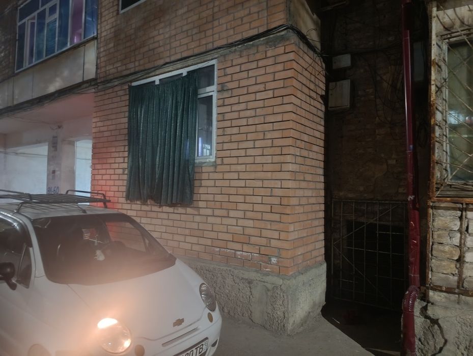 Квартира сотилади Олмазар тумани кора камиш 2/5 да 1 хонали келишади