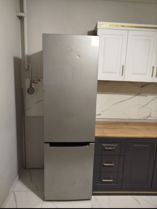 Холодник Индезит