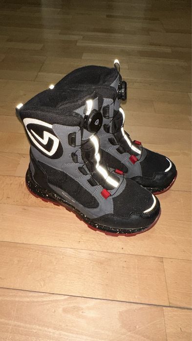 Продам детские зимние ботинки