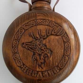 Бъклица с дърворезба