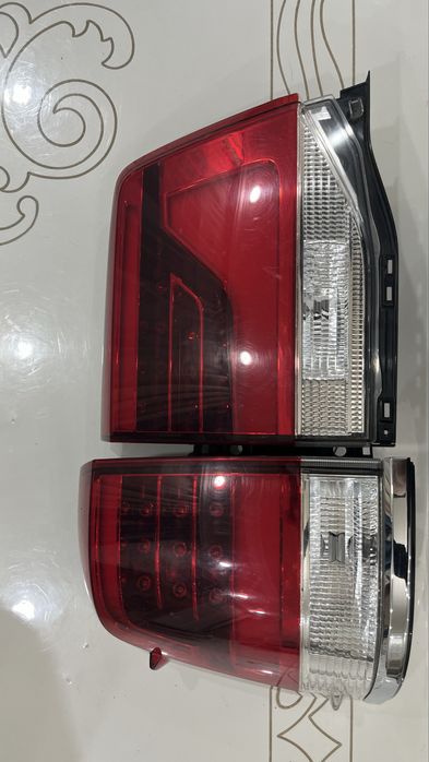 Продам задние фары двухсотки