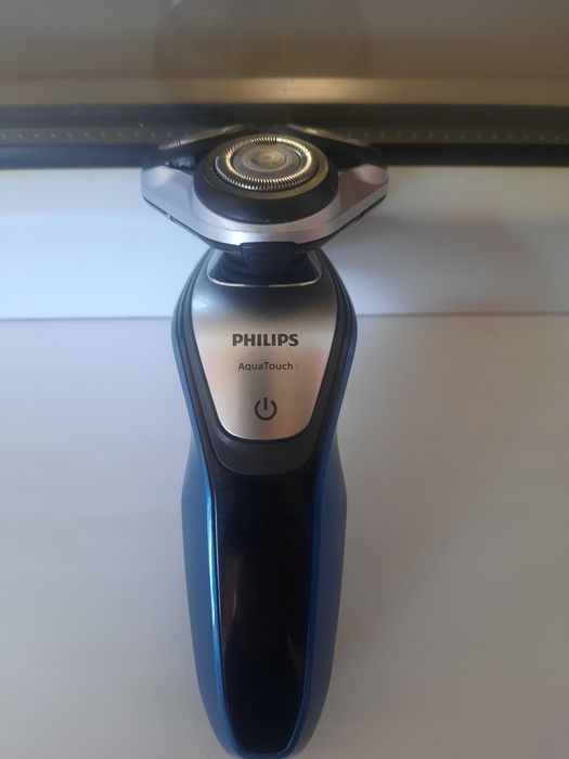 Электробритва Philips