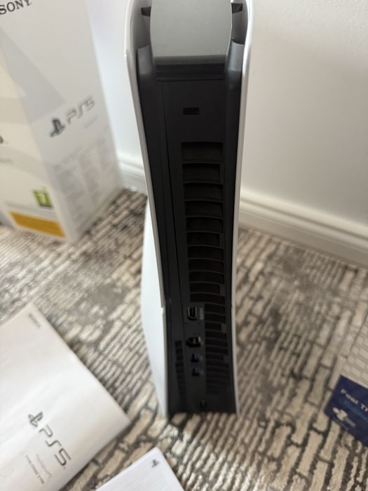 PlayStation 5 Slim, 1Tb, stare excelenta