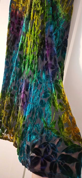 Fusta pictata manual din catifea de vascoza si matase