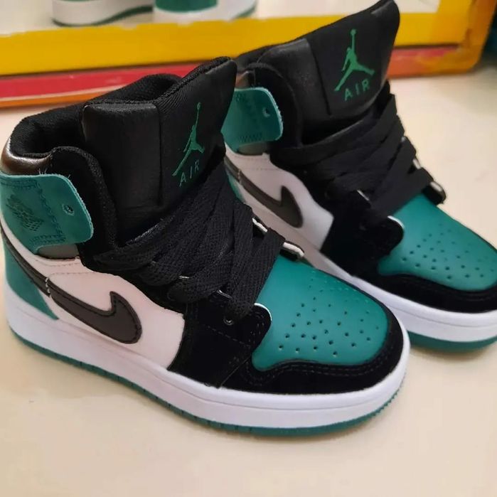 Детская обувь. Новая