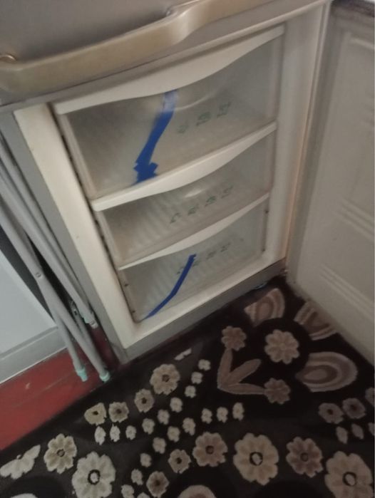 Холодильник самсунг продам