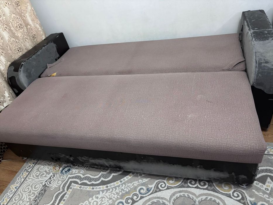 Продам диван с креслом.