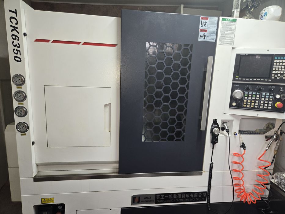 Токарный фрезерный станок с ЧПУ