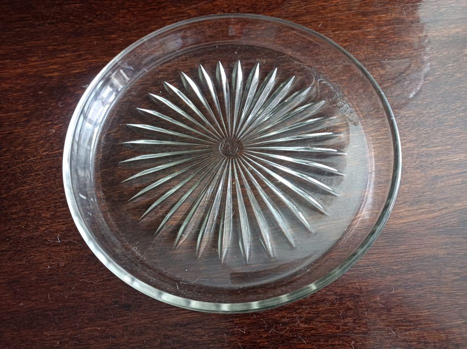 Продам стеклянный поднос