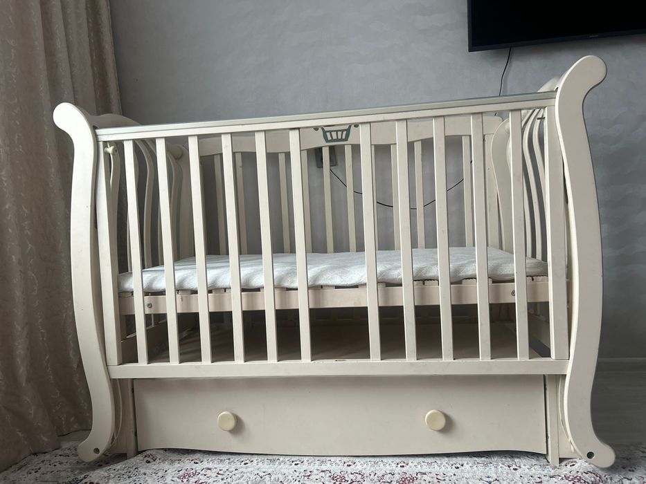 Манеж кровать  .