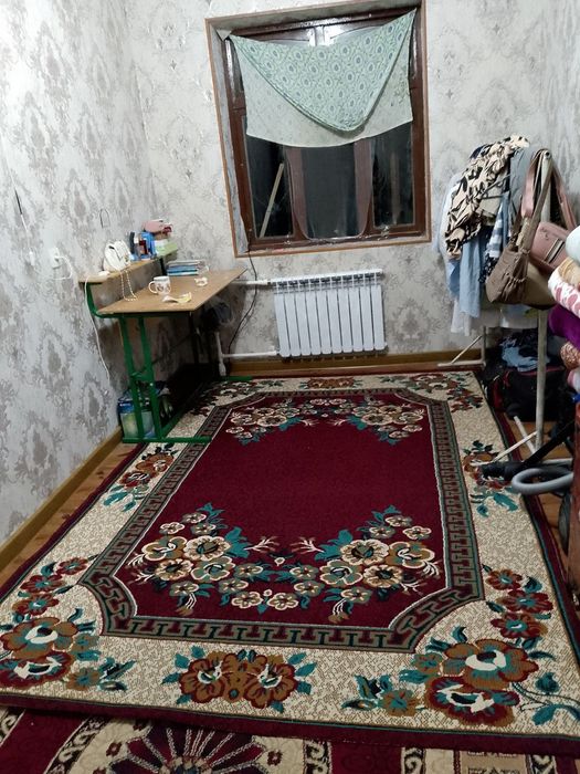 Uy sotiladi 3 xonali chirchiq sh. 8m.r