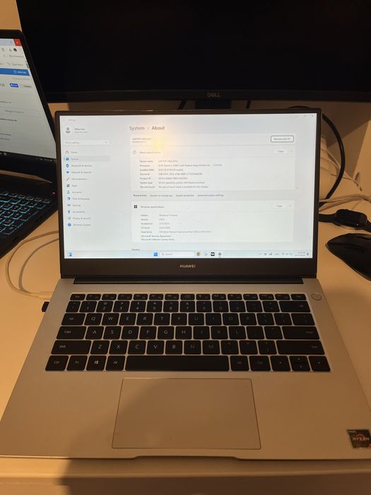 Laptop ultraportabil Huawei MateBook D14