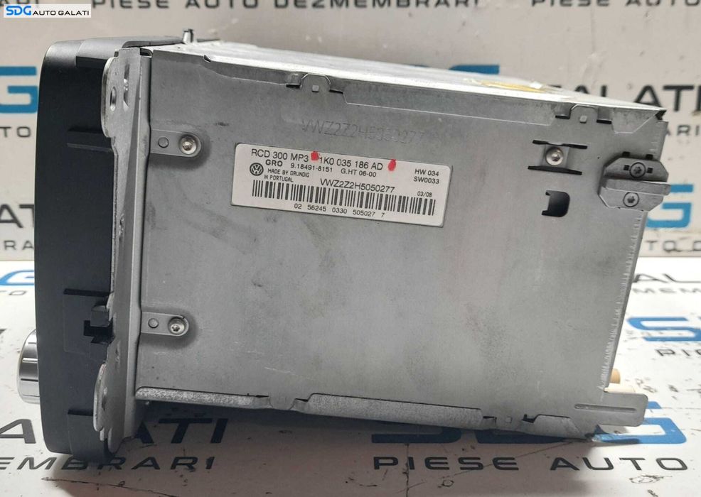 Radio CD Player RCD300 Cu MP3 Volkswagen Caddy 2003 - 2010 Cod 1K0035186AD (Cu COD de Deblocare) [N0092]