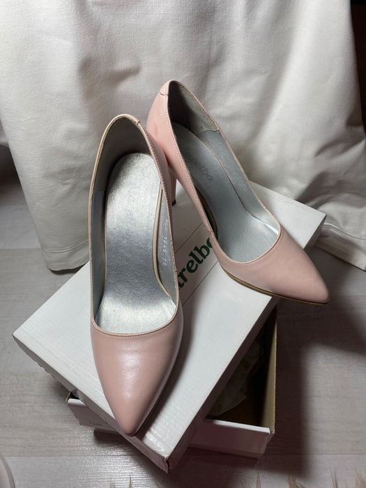 Pantofi piele naturală mărimea 38