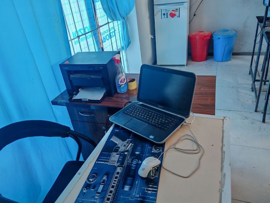 20 ta kompyuter stol stuli bilan