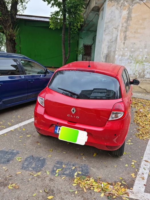 Vând Renault clio 2012 1.2 benzina 40.000 km
