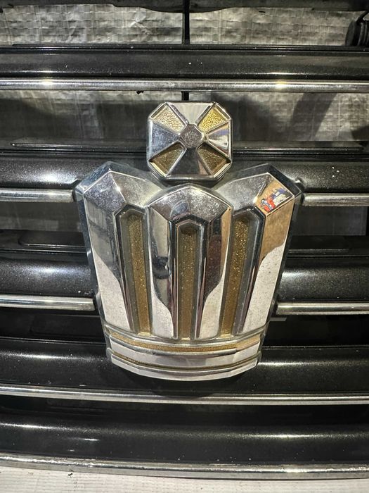 Решётка радиатора Toyota Crown S182 Тойота Краун, оригинал из Японии