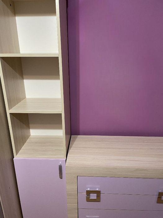 Запазени. Мебели за детска стая в нежно лилав (само гардероб -250лв)