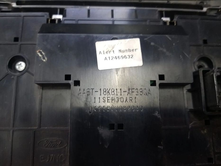 Consola centrala ford fiesta 6 ja8 a12469632