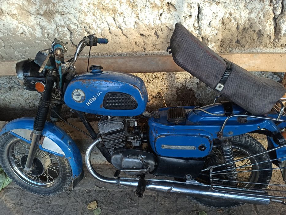 Mototsikl Vosxod M3  Sotiladi