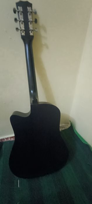 Gitara holati yangi