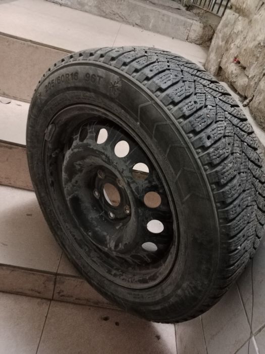 Шина зимняя на 16