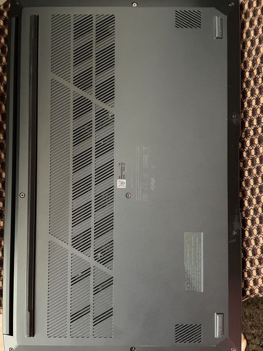 Laptop Asus R7 6800h, 3050 TI, 16gb ram 144hz
