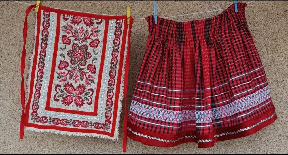 Детско-юношеска народна носия.