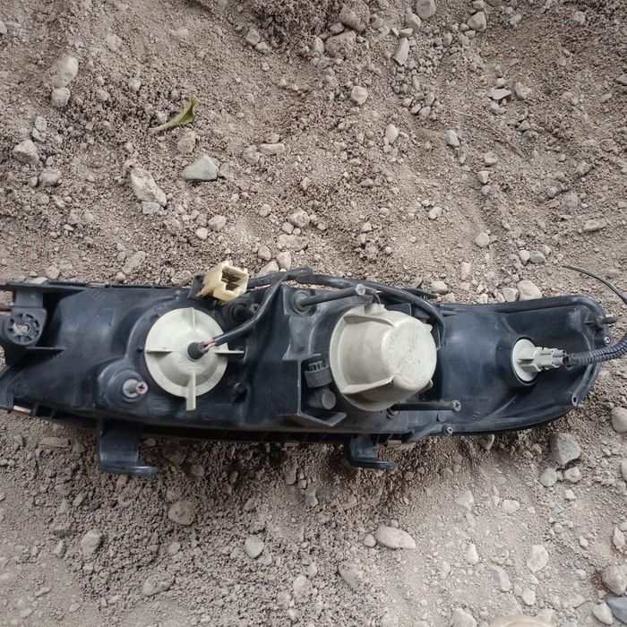 Продам фары привозные  Субару