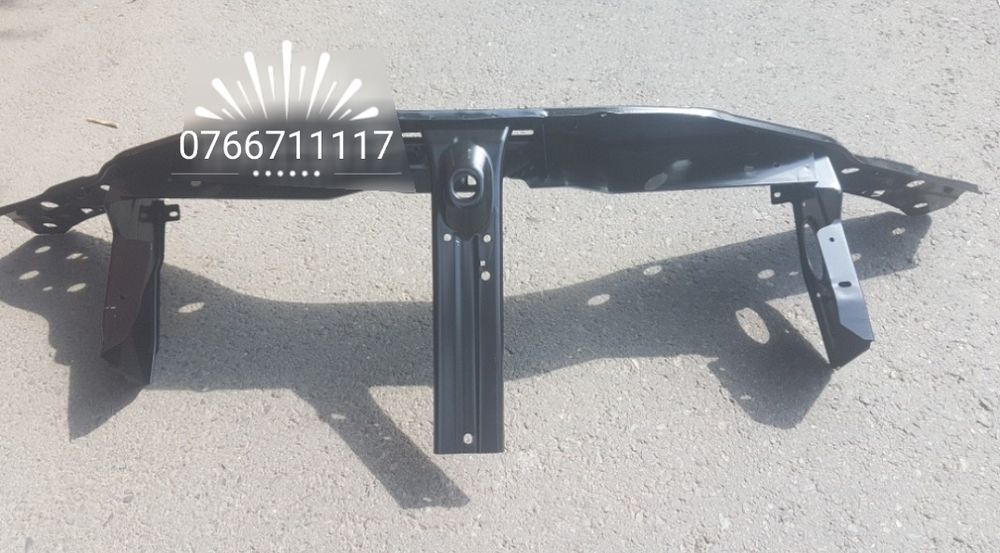 Trager( masca port faruri) nou Dacia Duster an 2010*2011*2012