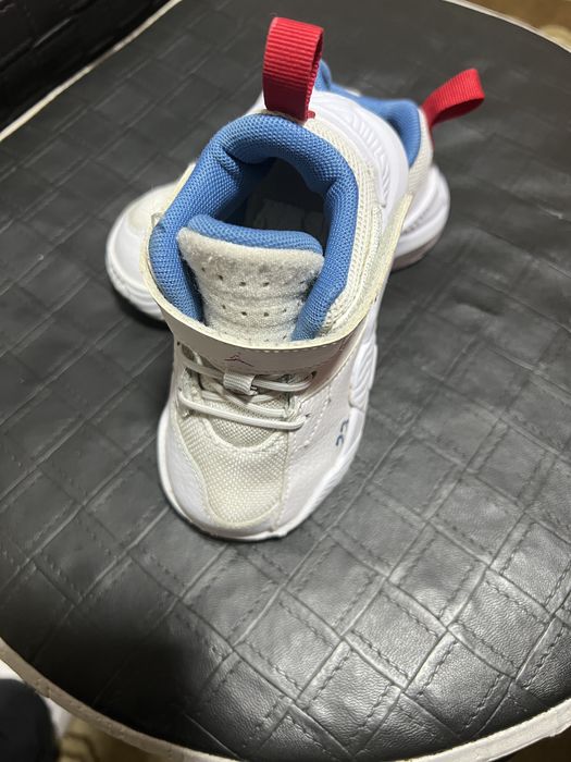 Adidași Nike Jordan