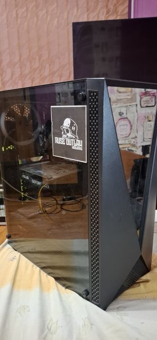 Настолен геймърски компютър