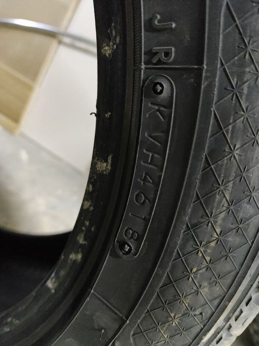 Зимни гуми TOYO 225/50/17 4бр. ДОТ 2018г.